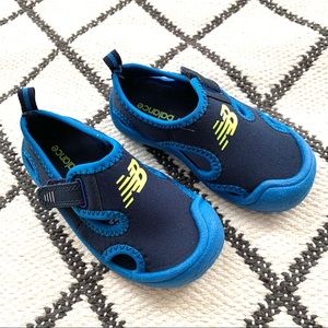 Infant new balance water shoes 6